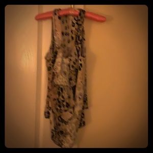 Sleeveless leopard print blouse